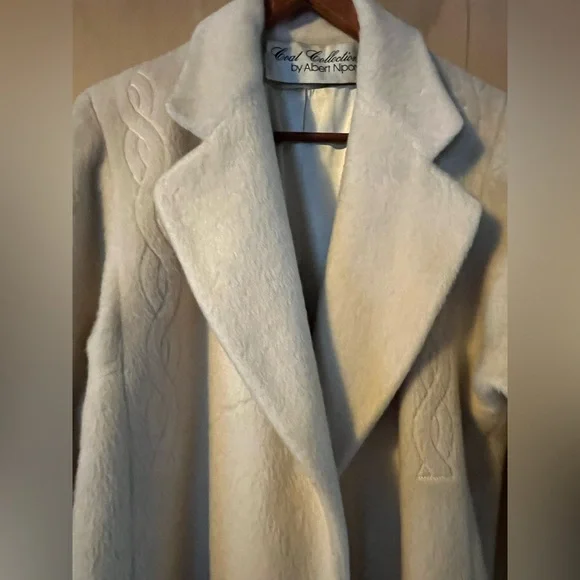 Vintage Coat Collection by Albert Nipon Cream Belted Coat Size 4 - Picture 3 of 9